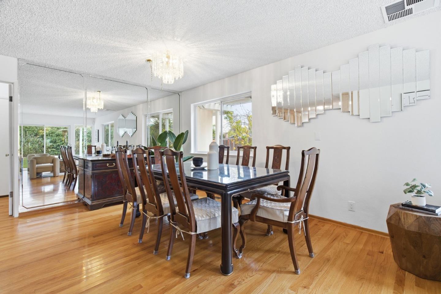 Detail Gallery Image 9 of 46 For 1071 Colony Hills Ln, Cupertino,  CA 95014 - 5 Beds | 3/1 Baths