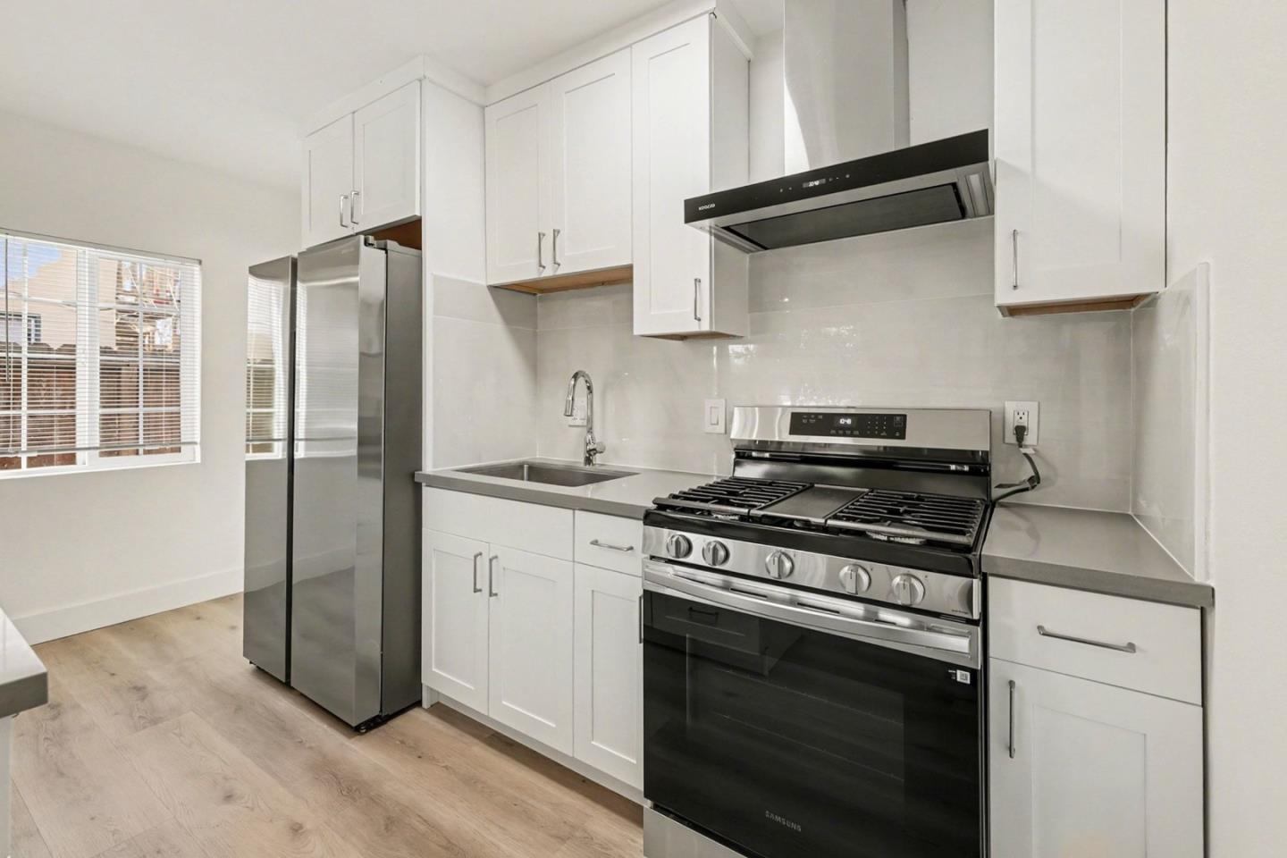 Detail Gallery Image 5 of 14 For 2340 Rheem Ave, Richmond,  CA 94804 - 3 Beds | 1 Baths