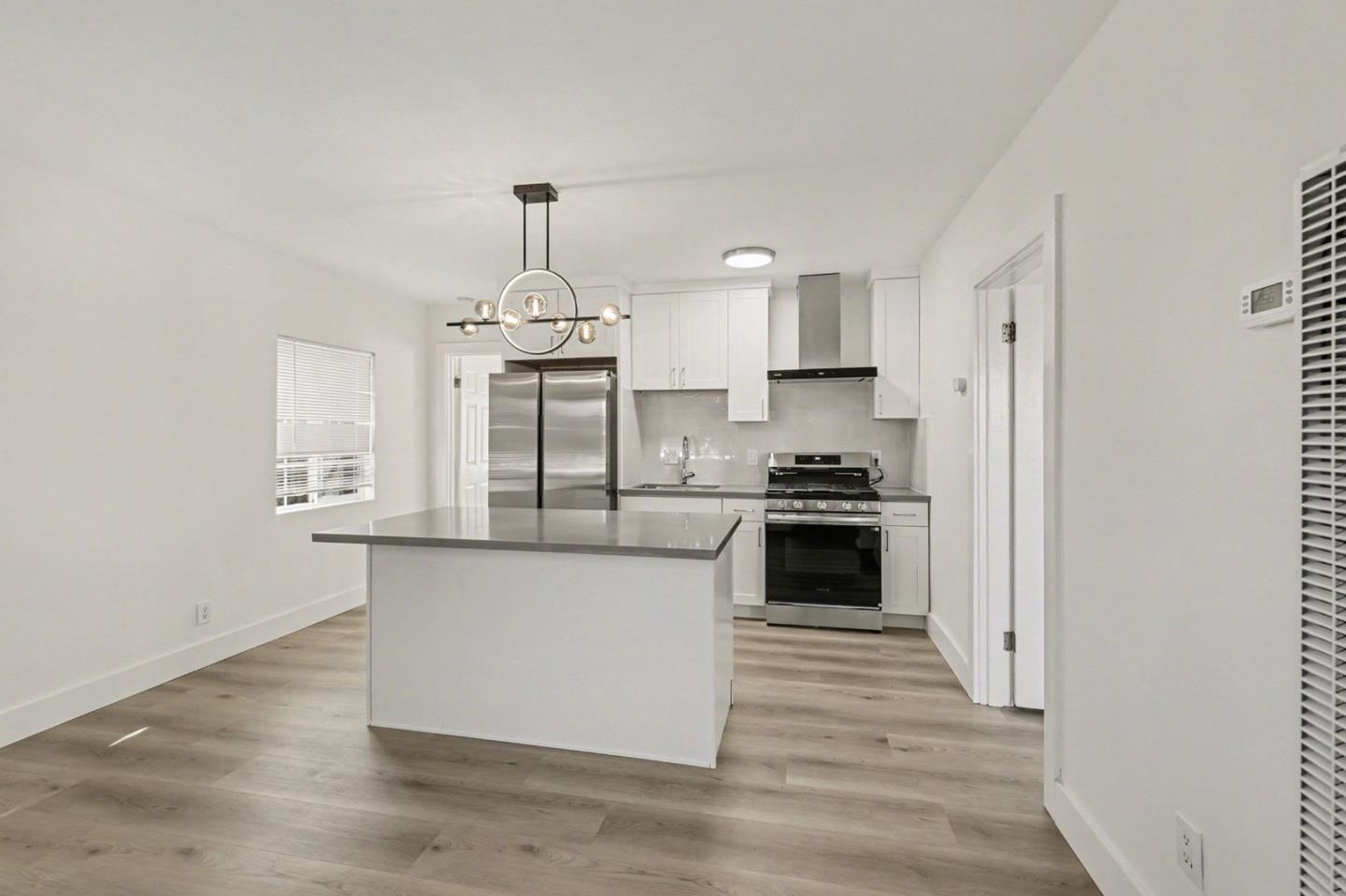 Detail Gallery Image 6 of 14 For 2340 Rheem Ave, Richmond,  CA 94804 - 3 Beds | 1 Baths