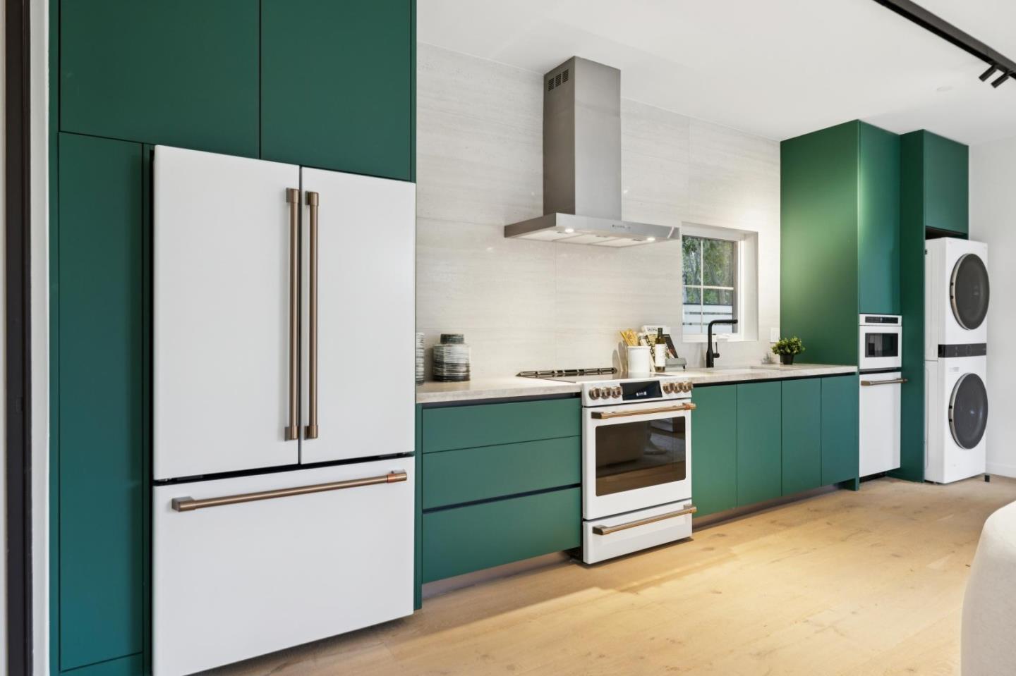 Detail Gallery Image 34 of 42 For 763 La Para Ave, Palo Alto,  CA 94306 - 6 Beds | 5/1 Baths