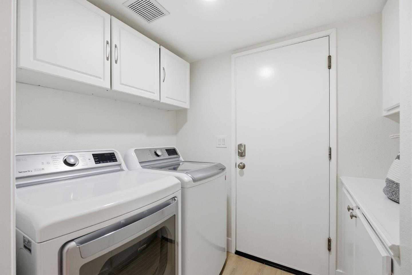 Detail Gallery Image 13 of 48 For 1242 Wagon Way, Gilroy,  CA 95020 - 4 Beds | 3 Baths