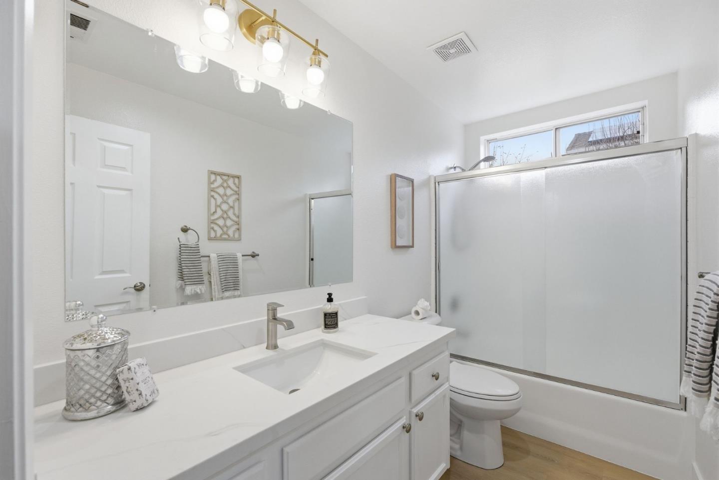 Detail Gallery Image 18 of 48 For 1242 Wagon Way, Gilroy,  CA 95020 - 4 Beds | 3 Baths