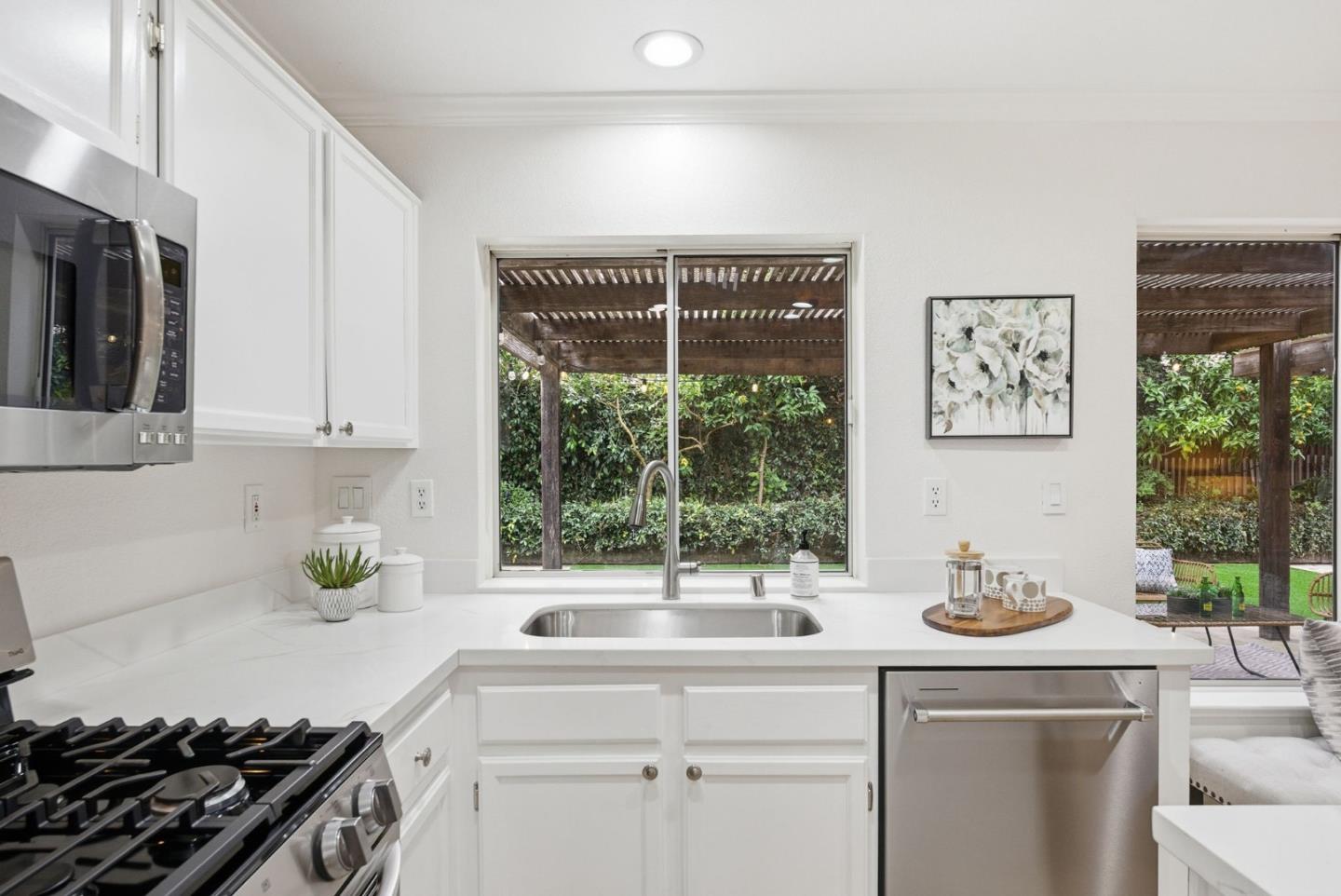 Detail Gallery Image 21 of 48 For 1242 Wagon Way, Gilroy,  CA 95020 - 4 Beds | 3 Baths