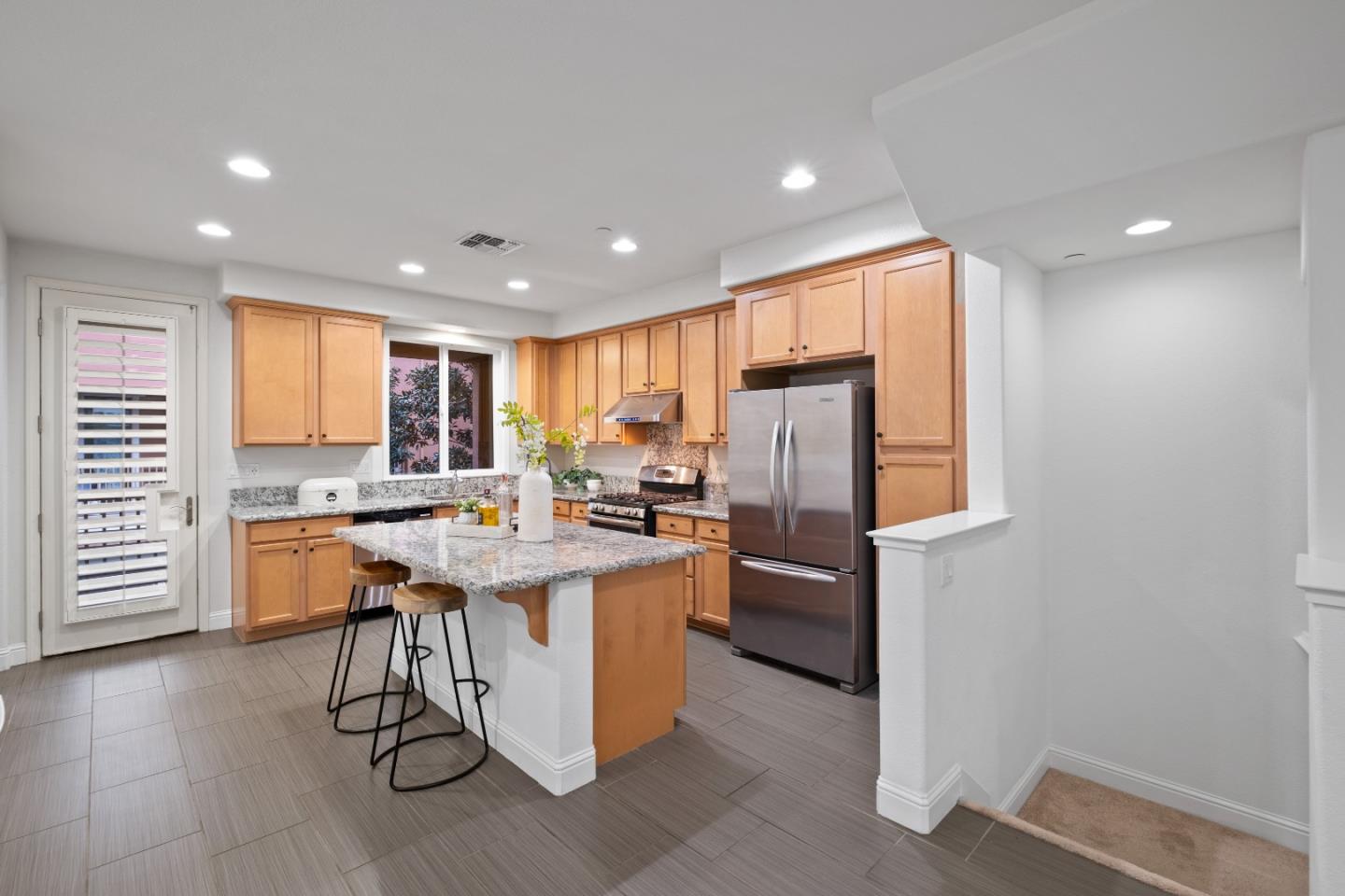 Detail Gallery Image 13 of 63 For 1503 Canal St, Milpitas,  CA 95035 - 3 Beds | 2/1 Baths