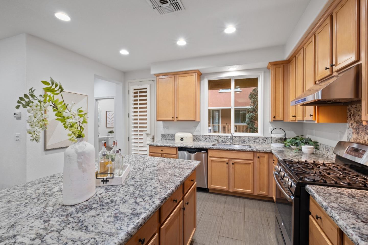 Detail Gallery Image 17 of 63 For 1503 Canal St, Milpitas,  CA 95035 - 3 Beds | 2/1 Baths