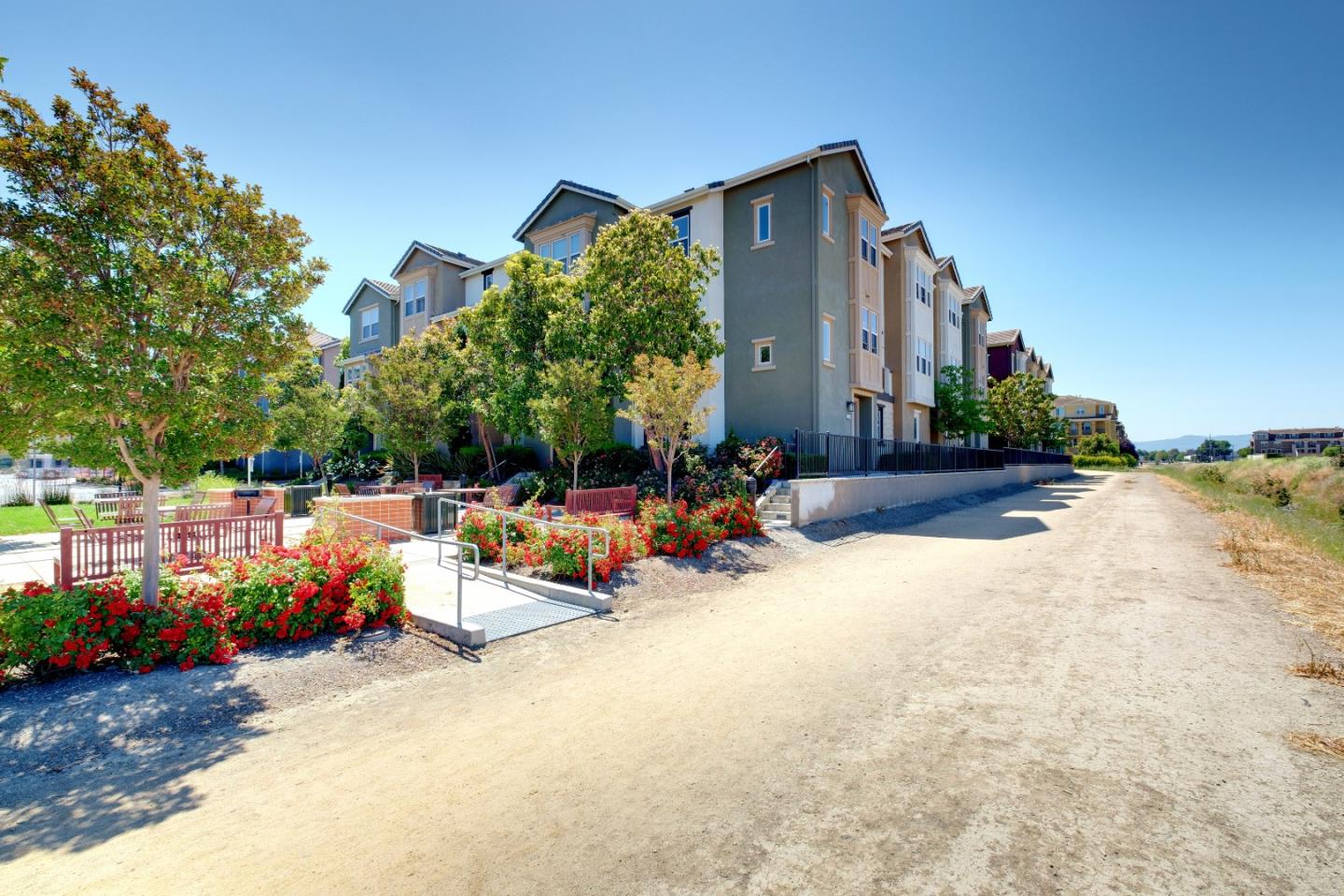 Detail Gallery Image 41 of 63 For 1503 Canal St, Milpitas,  CA 95035 - 3 Beds | 2/1 Baths