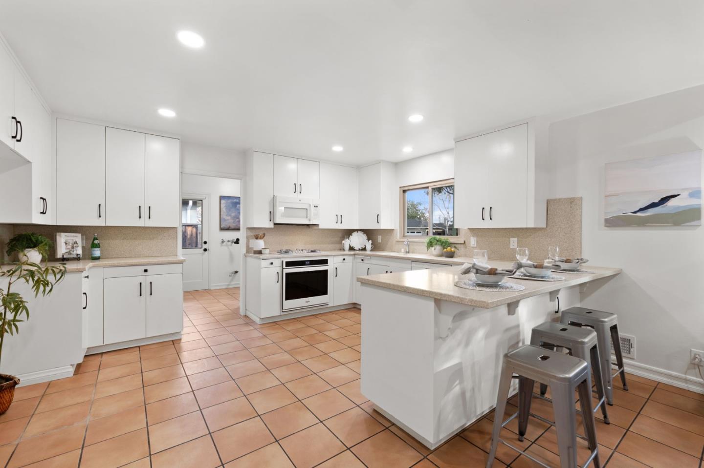 Detail Gallery Image 13 of 50 For 2249 Gundersen Dr, San Jose,  CA 95125 - 3 Beds | 2/1 Baths