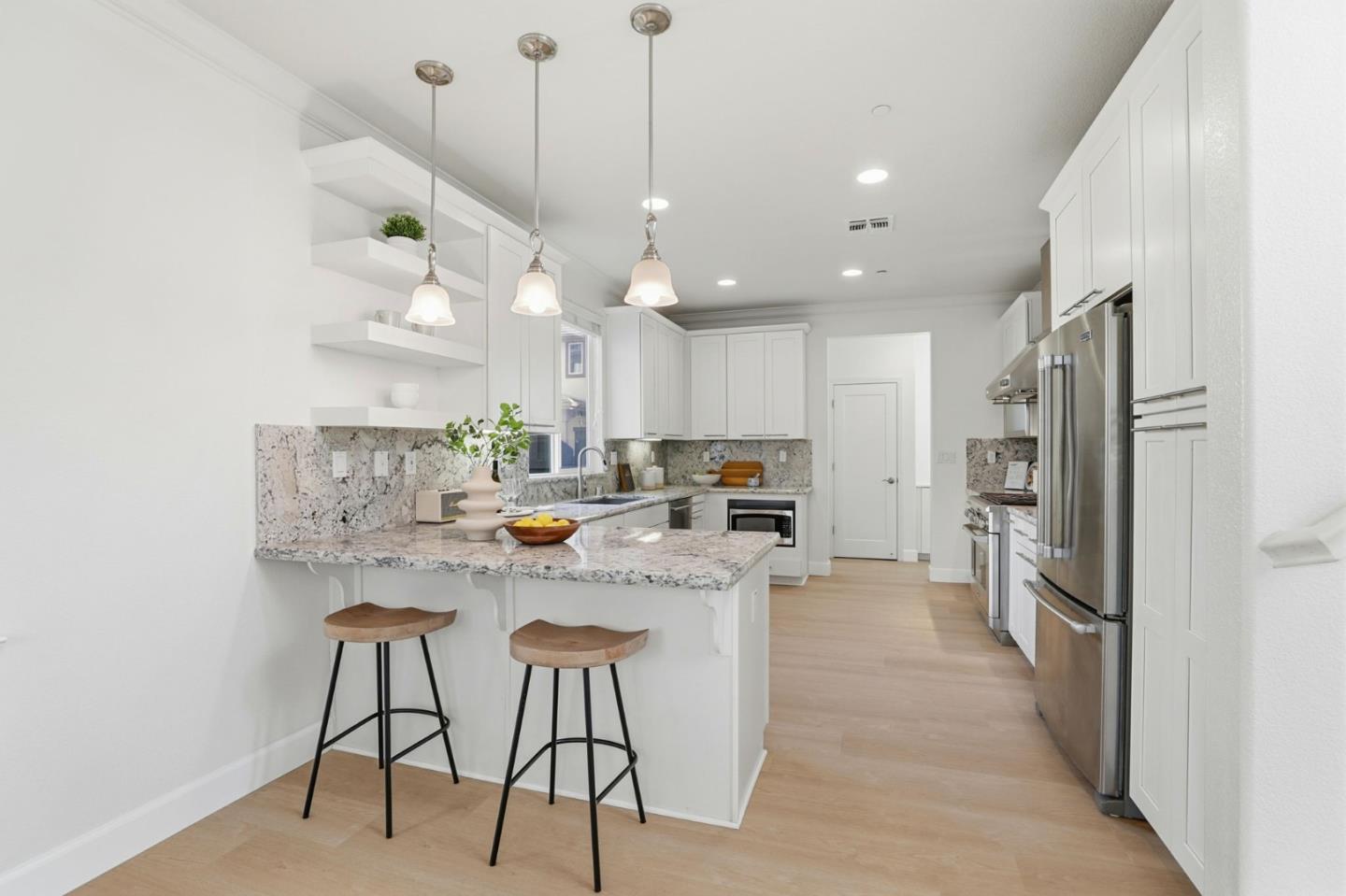 Detail Gallery Image 12 of 70 For 6060 Charlotte Dr, San Jose,  CA 95123 - 3 Beds | 2/1 Baths