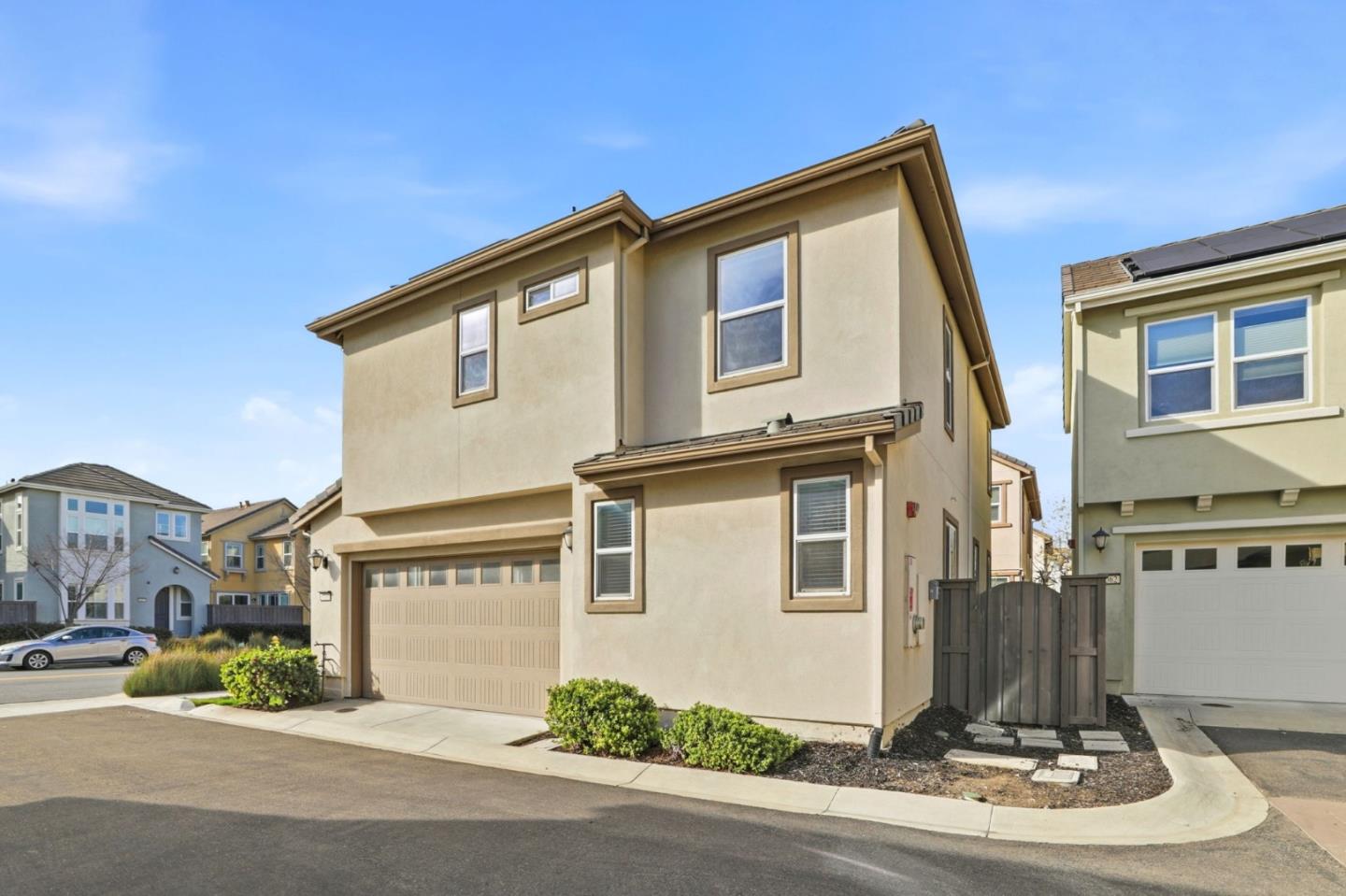 Detail Gallery Image 4 of 70 For 6060 Charlotte Dr, San Jose,  CA 95123 - 3 Beds | 2/1 Baths