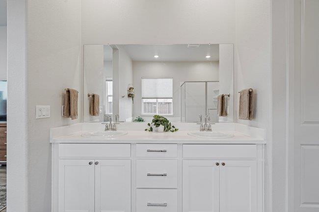 Detail Gallery Image 15 of 51 For 303 Amara Ln, Hollister,  CA 95023 - 4 Beds | 2/1 Baths