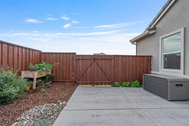 Detail Gallery Image 28 of 51 For 303 Amara Ln, Hollister,  CA 95023 - 4 Beds | 2/1 Baths