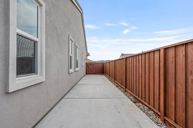 Detail Gallery Image 31 of 51 For 303 Amara Ln, Hollister,  CA 95023 - 4 Beds | 2/1 Baths