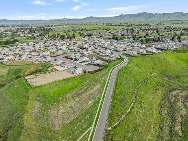 Detail Gallery Image 37 of 51 For 303 Amara Ln, Hollister,  CA 95023 - 4 Beds | 2/1 Baths