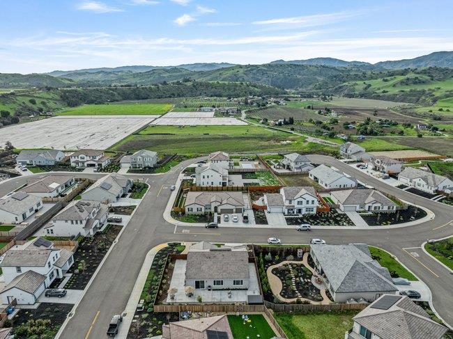 Detail Gallery Image 42 of 51 For 303 Amara Ln, Hollister,  CA 95023 - 4 Beds | 2/1 Baths