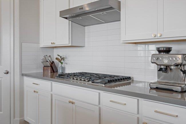 Detail Gallery Image 6 of 51 For 303 Amara Ln, Hollister,  CA 95023 - 4 Beds | 2/1 Baths