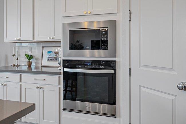 Detail Gallery Image 8 of 51 For 303 Amara Ln, Hollister,  CA 95023 - 4 Beds | 2/1 Baths