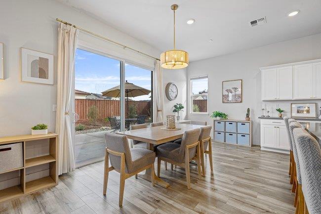 Detail Gallery Image 9 of 51 For 303 Amara Ln, Hollister,  CA 95023 - 4 Beds | 2/1 Baths