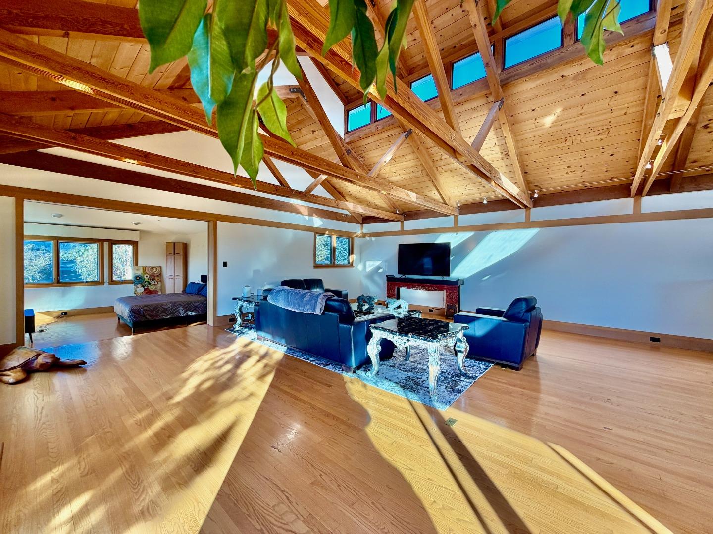 Detail Gallery Image 7 of 39 For 63 Berryessa Way, Hillsborough,  CA 94010 - 3 Beds | 3 Baths