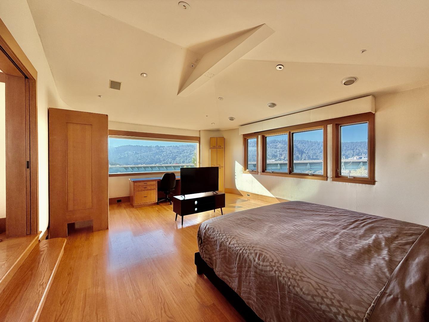 Detail Gallery Image 8 of 39 For 63 Berryessa Way, Hillsborough,  CA 94010 - 3 Beds | 3 Baths