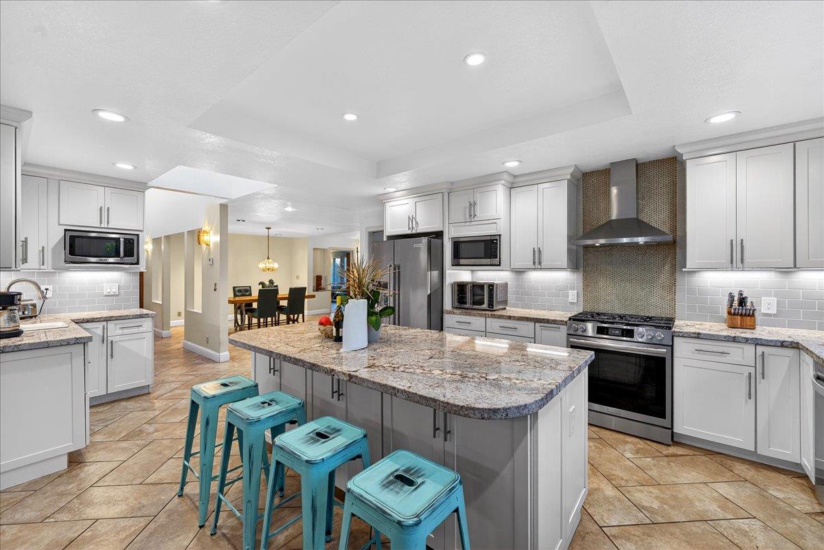 Detail Gallery Image 11 of 64 For 3633 Westview Dr, San Jose,  CA 95148 - 4 Beds | 3/1 Baths