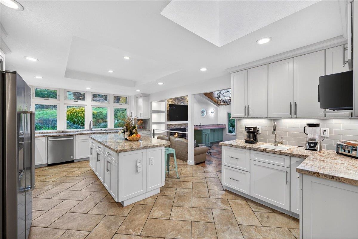 Detail Gallery Image 6 of 64 For 3633 Westview Dr, San Jose,  CA 95148 - 4 Beds | 3/1 Baths