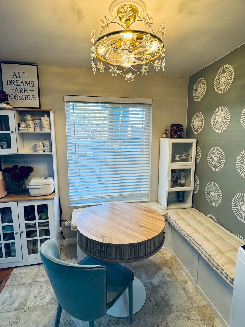 Detail Gallery Image 3 of 11 For 2755 Country Dr #140,  Fremont,  CA 94536 - 2 Beds | 1/1 Baths