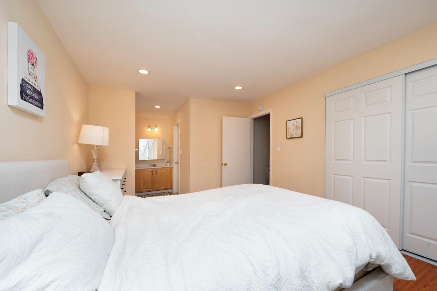 Detail Gallery Image 6 of 11 For 2755 Country Dr #140,  Fremont,  CA 94536 - 2 Beds | 1/1 Baths