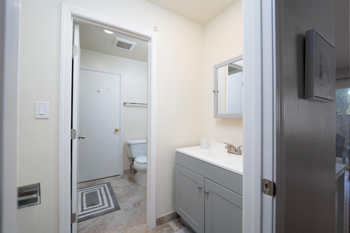 Detail Gallery Image 9 of 11 For 2755 Country Dr #140,  Fremont,  CA 94536 - 2 Beds | 1/1 Baths
