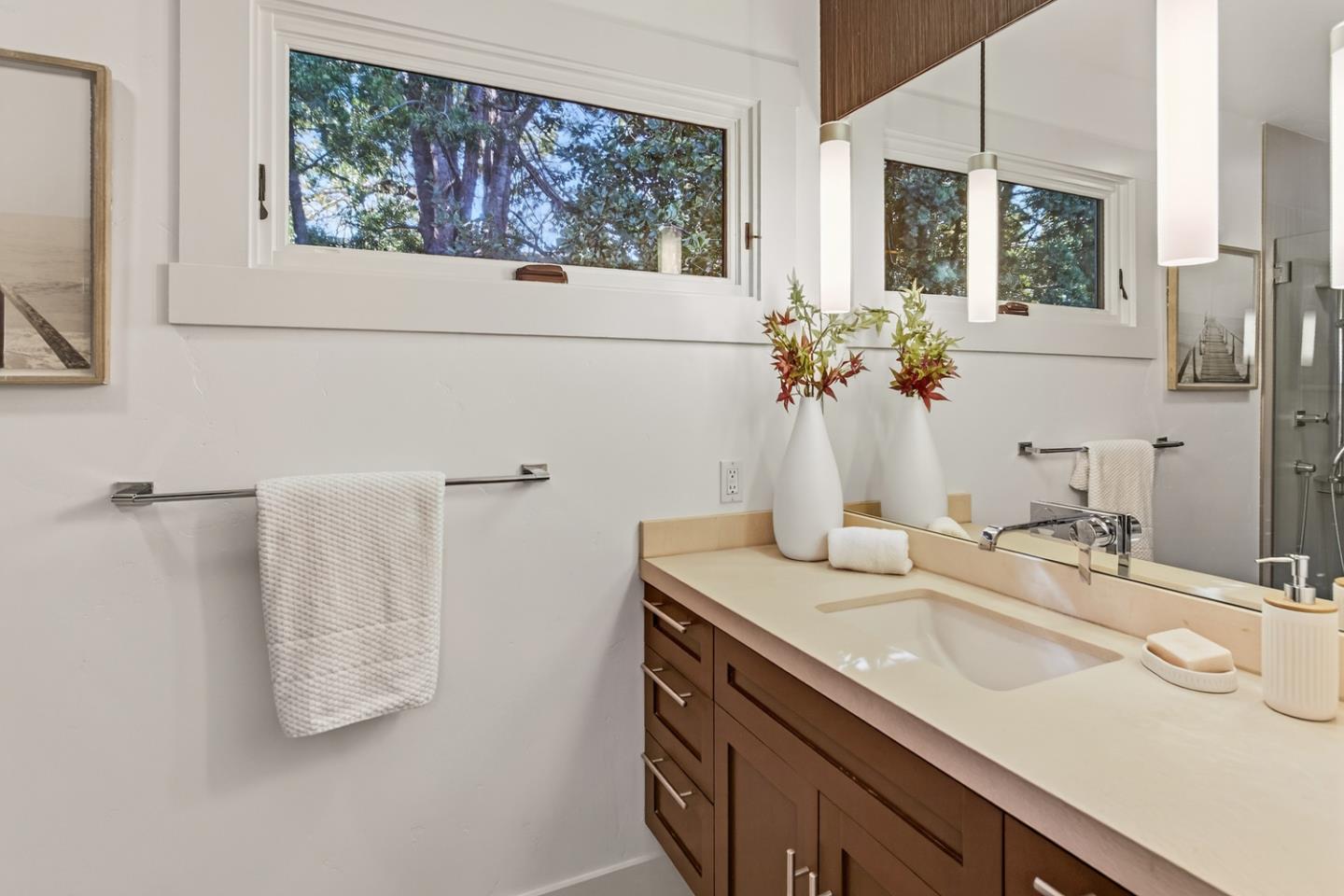 Detail Gallery Image 13 of 32 For 1032 Fulton St, Palo Alto,  CA 94301 - 4 Beds | 2 Baths