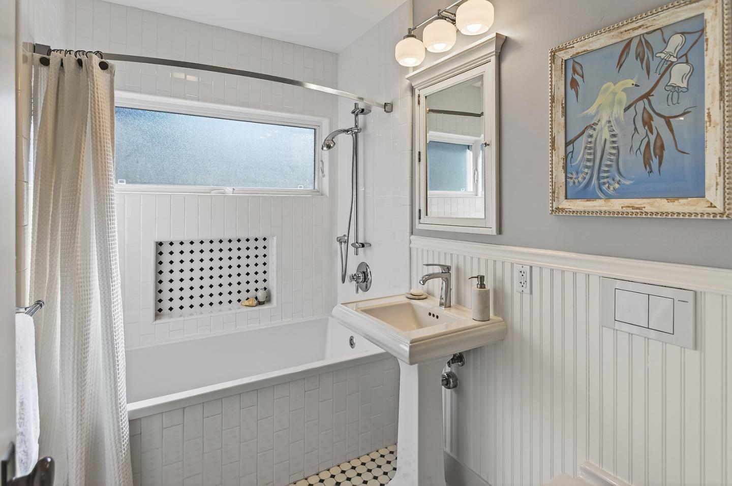 Detail Gallery Image 16 of 32 For 1032 Fulton St, Palo Alto,  CA 94301 - 4 Beds | 2 Baths