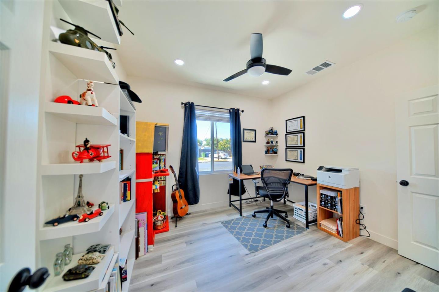 Detail Gallery Image 15 of 29 For 213 W South St, Tracy,  CA 95376 - 3 Beds | 2 Baths