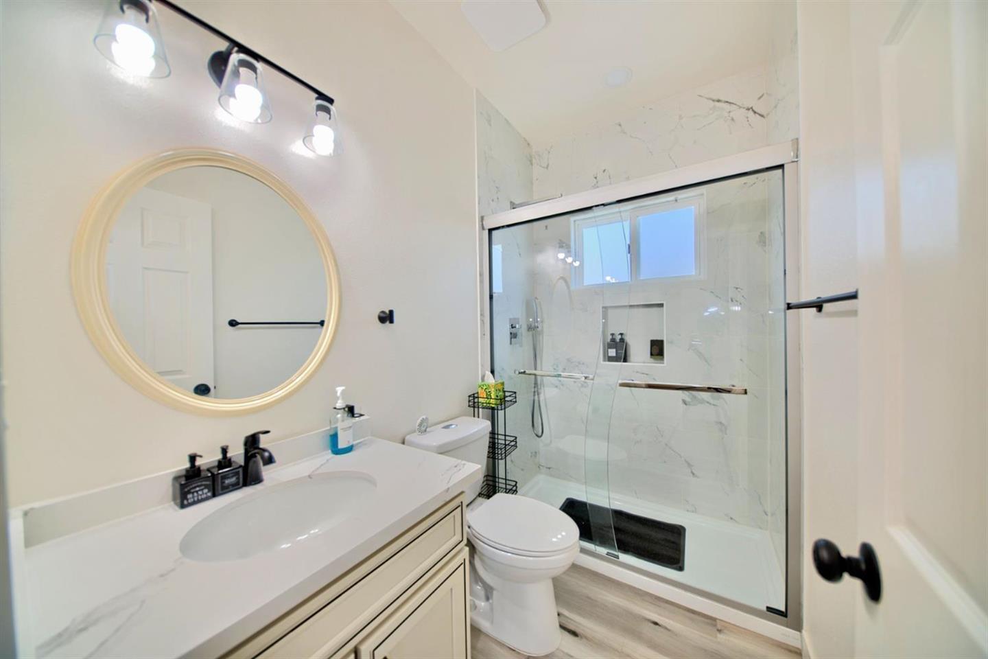 Detail Gallery Image 16 of 29 For 213 W South St, Tracy,  CA 95376 - 3 Beds | 2 Baths