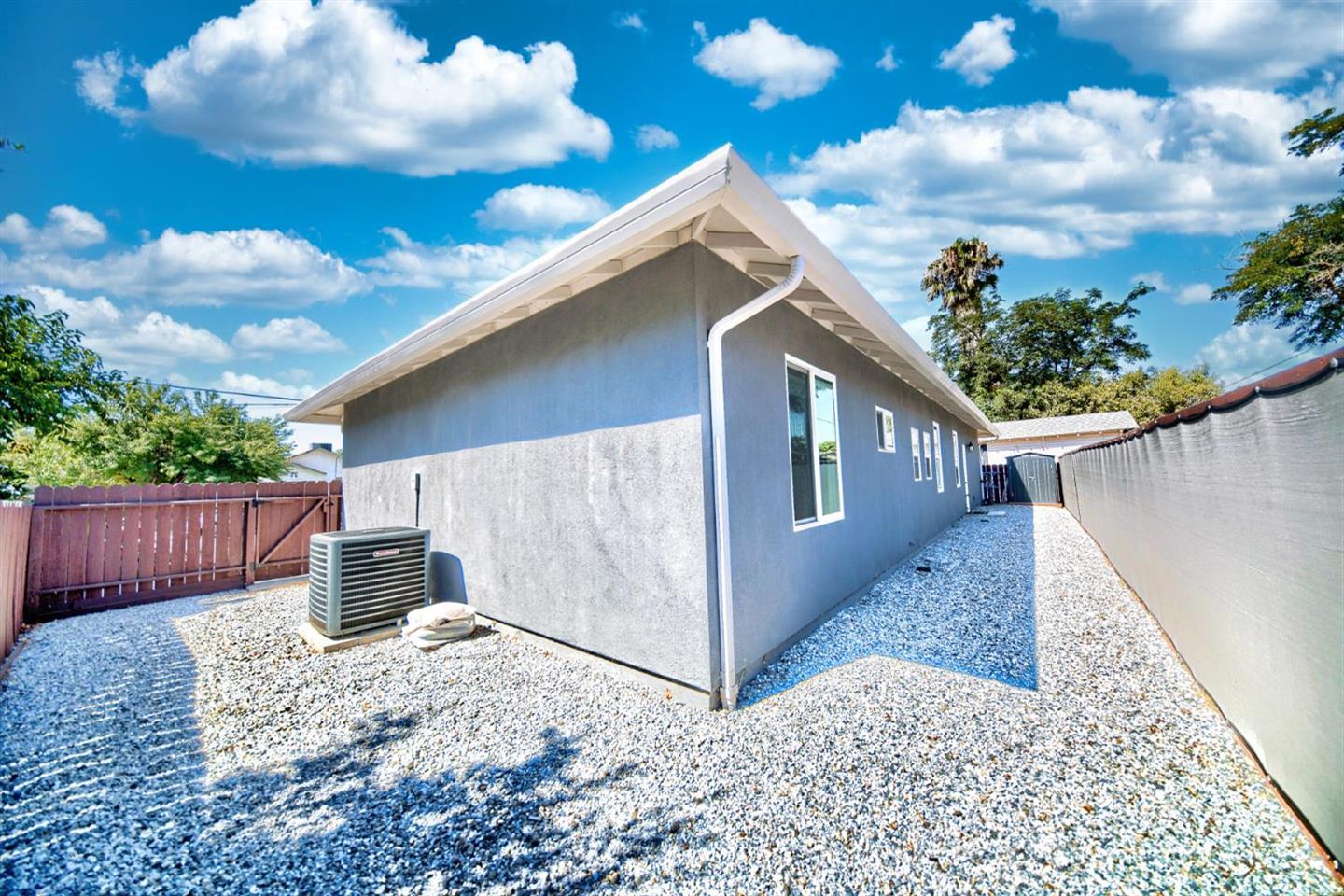 Detail Gallery Image 25 of 29 For 213 W South St, Tracy,  CA 95376 - 3 Beds | 2 Baths