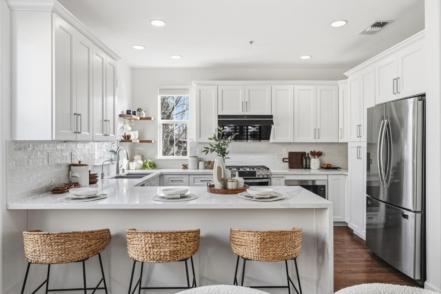 Detail Gallery Image 11 of 36 For 238 Peppermint Tree Ter #5,  Sunnyvale,  CA 94086 - 3 Beds | 3/1 Baths