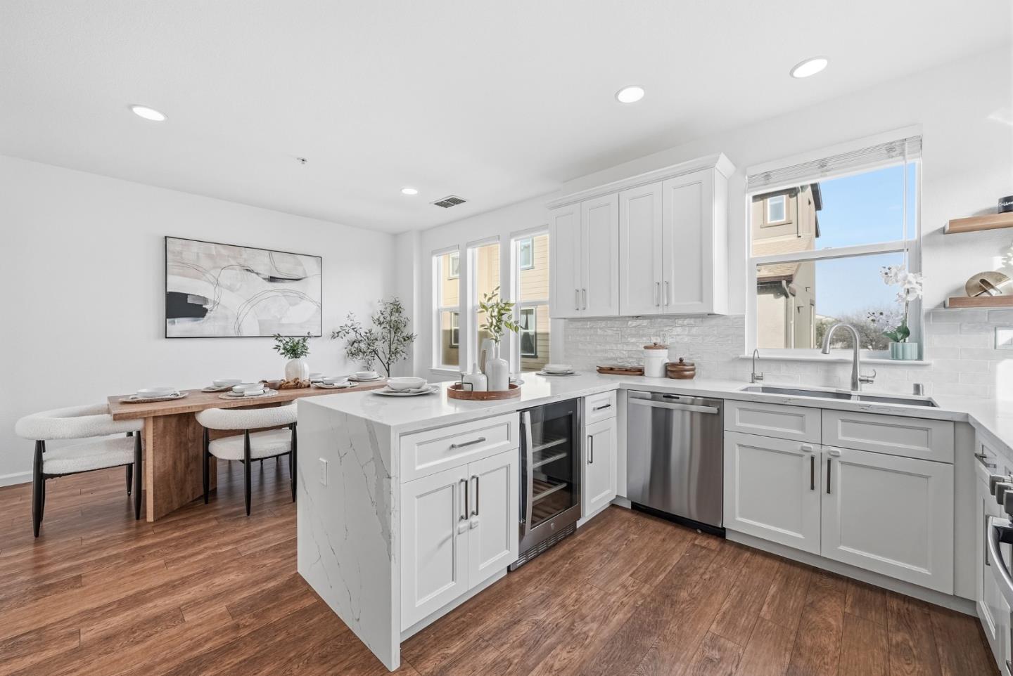 Detail Gallery Image 14 of 36 For 238 Peppermint Tree Ter #5,  Sunnyvale,  CA 94086 - 3 Beds | 3/1 Baths