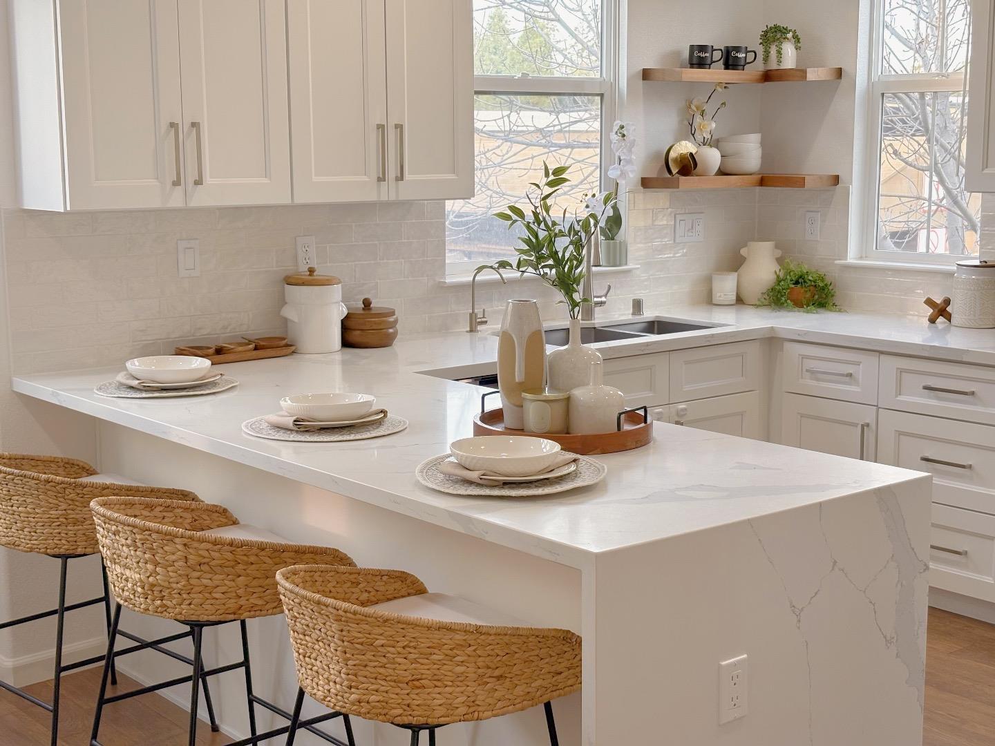 Detail Gallery Image 2 of 9 For 238 Peppermint Tree Ter #5,  Sunnyvale,  CA 94086 - 3 Beds | 3/1 Baths