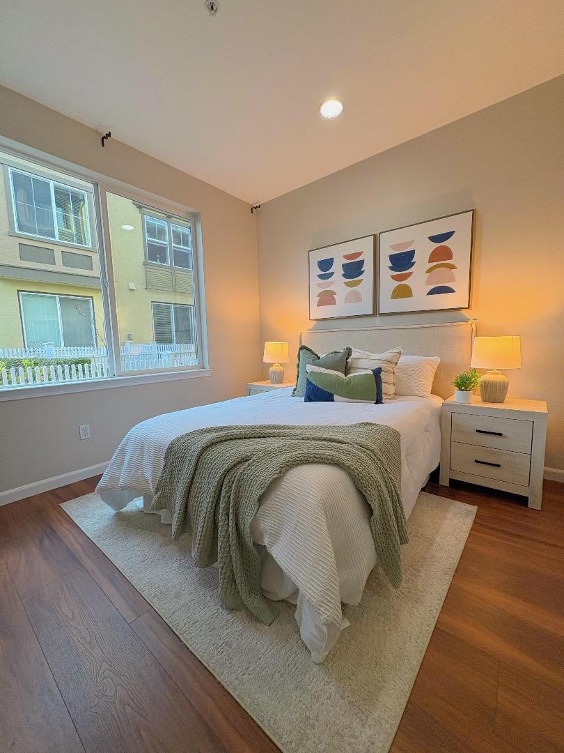 Detail Gallery Image 4 of 9 For 238 Peppermint Tree Ter #5,  Sunnyvale,  CA 94086 - 3 Beds | 3/1 Baths