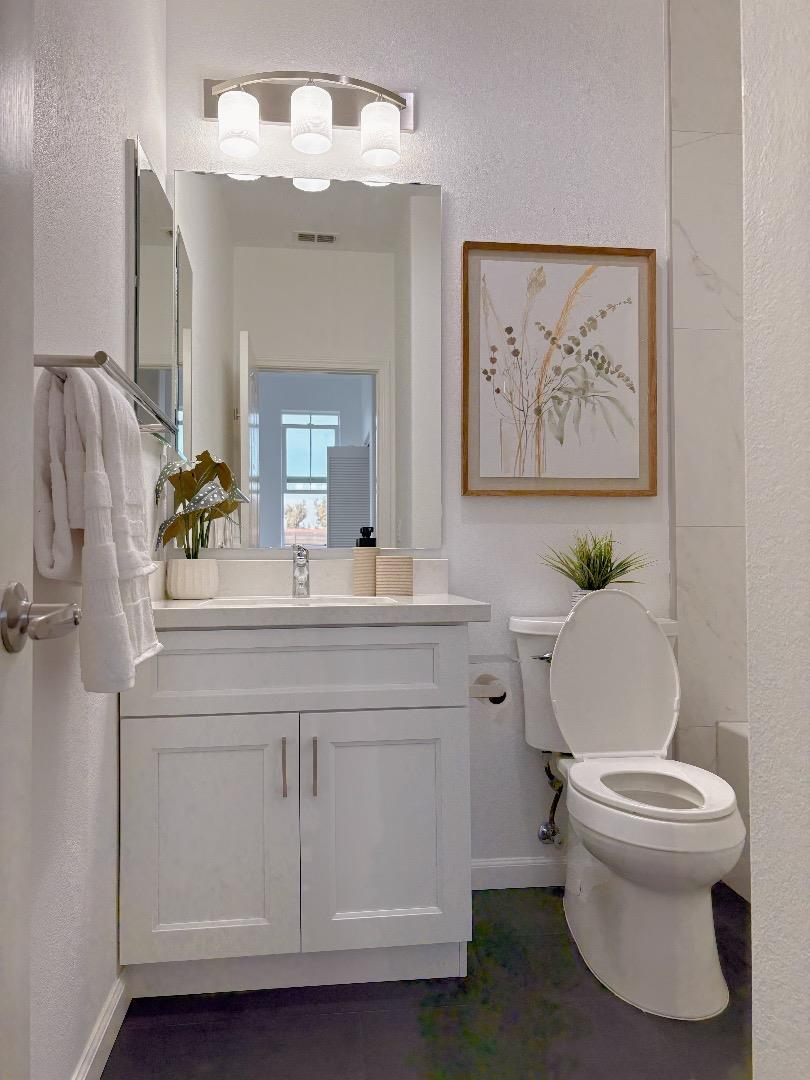 Detail Gallery Image 9 of 9 For 238 Peppermint Tree Ter #5,  Sunnyvale,  CA 94086 - 3 Beds | 3/1 Baths