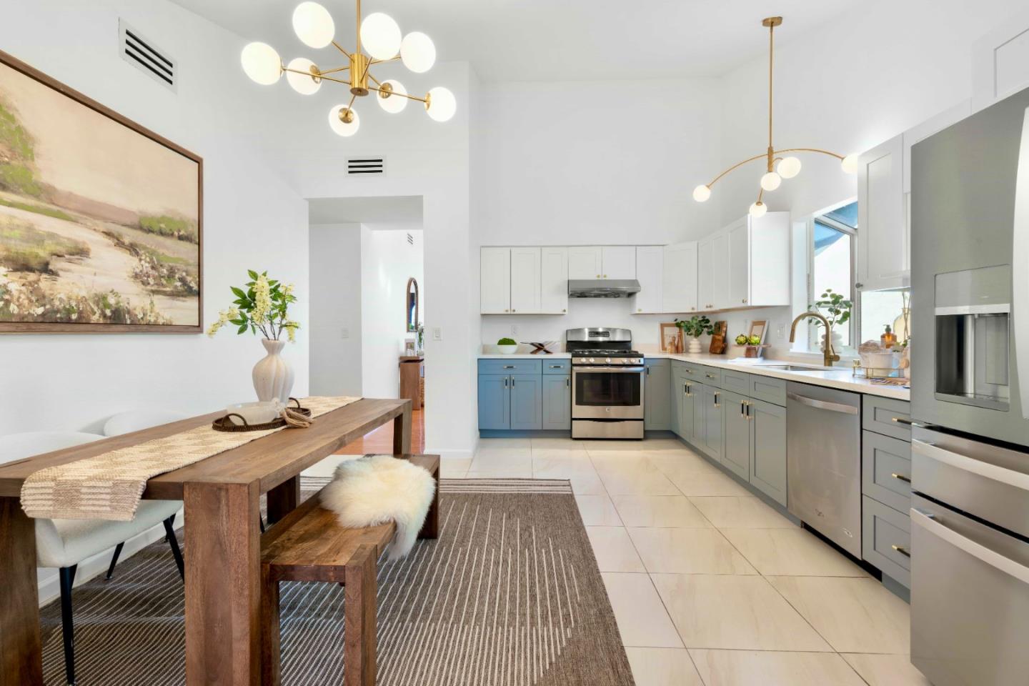 Detail Gallery Image 12 of 72 For 32490 Lake Temescal Ln, Fremont,  CA 94555 - 3 Beds | 2 Baths