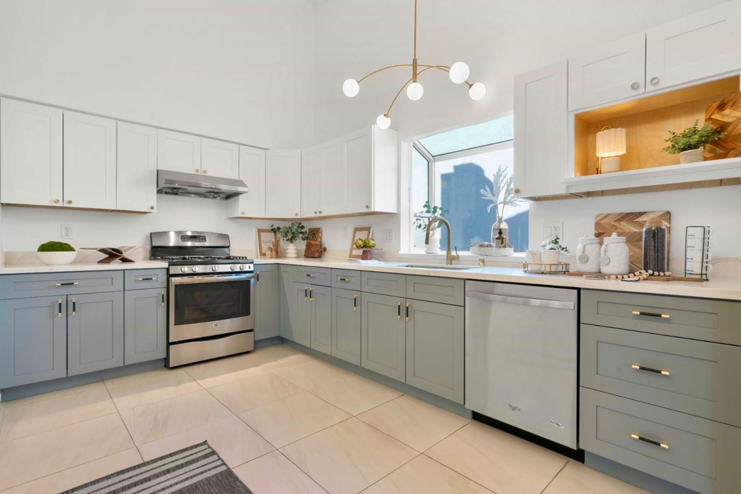 Detail Gallery Image 13 of 72 For 32490 Lake Temescal Ln, Fremont,  CA 94555 - 3 Beds | 2 Baths