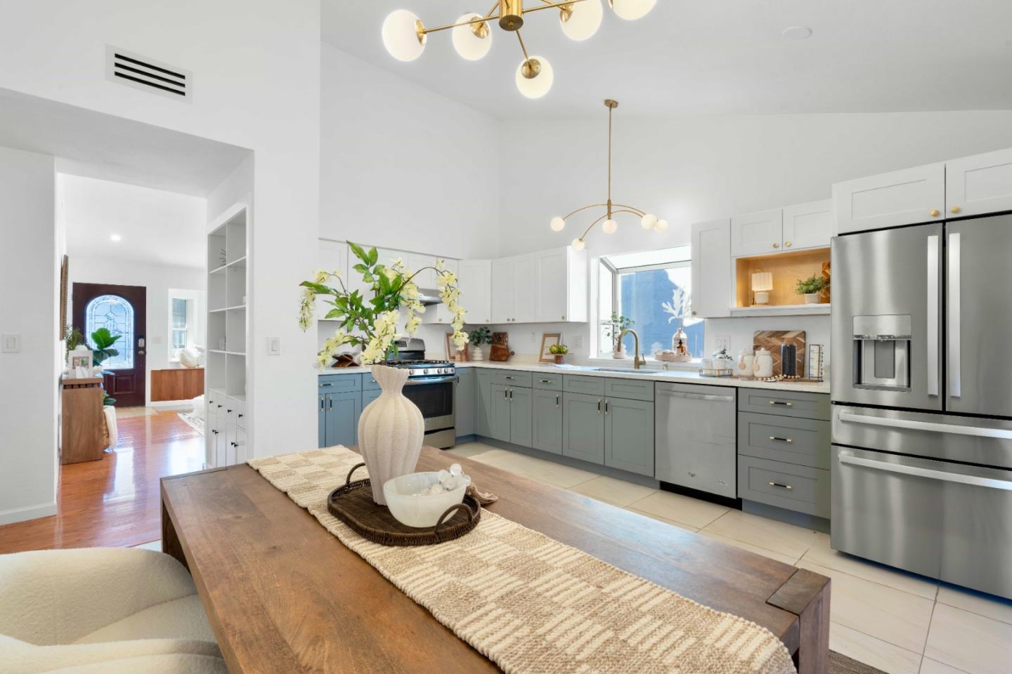 Detail Gallery Image 14 of 72 For 32490 Lake Temescal Ln, Fremont,  CA 94555 - 3 Beds | 2 Baths