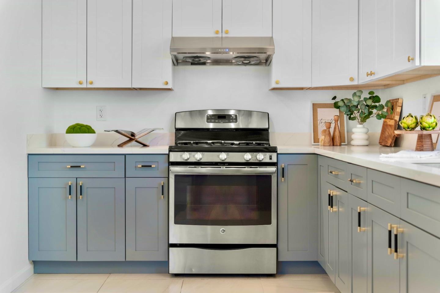 Detail Gallery Image 18 of 72 For 32490 Lake Temescal Ln, Fremont,  CA 94555 - 3 Beds | 2 Baths