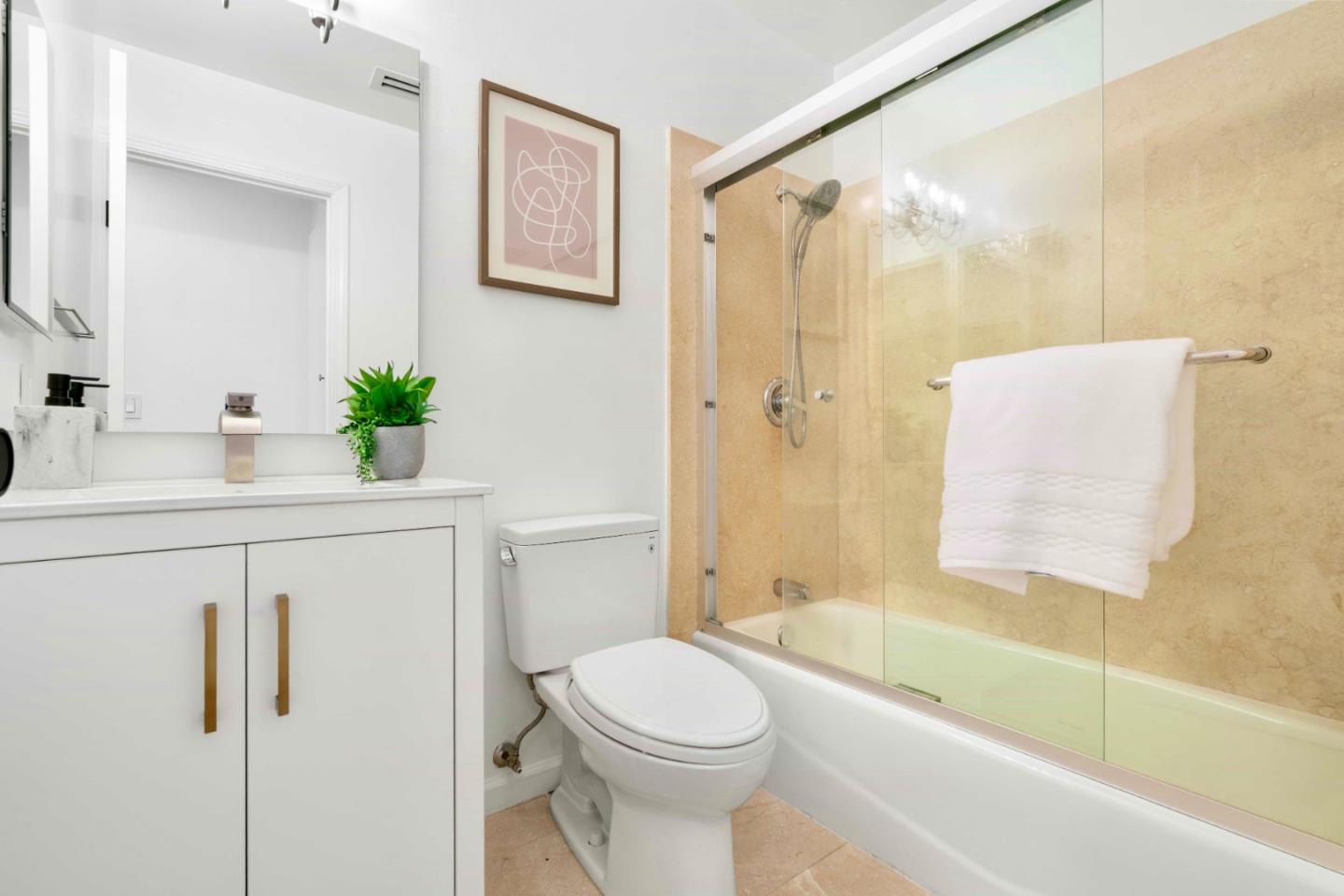 Detail Gallery Image 27 of 72 For 32490 Lake Temescal Ln, Fremont,  CA 94555 - 3 Beds | 2 Baths