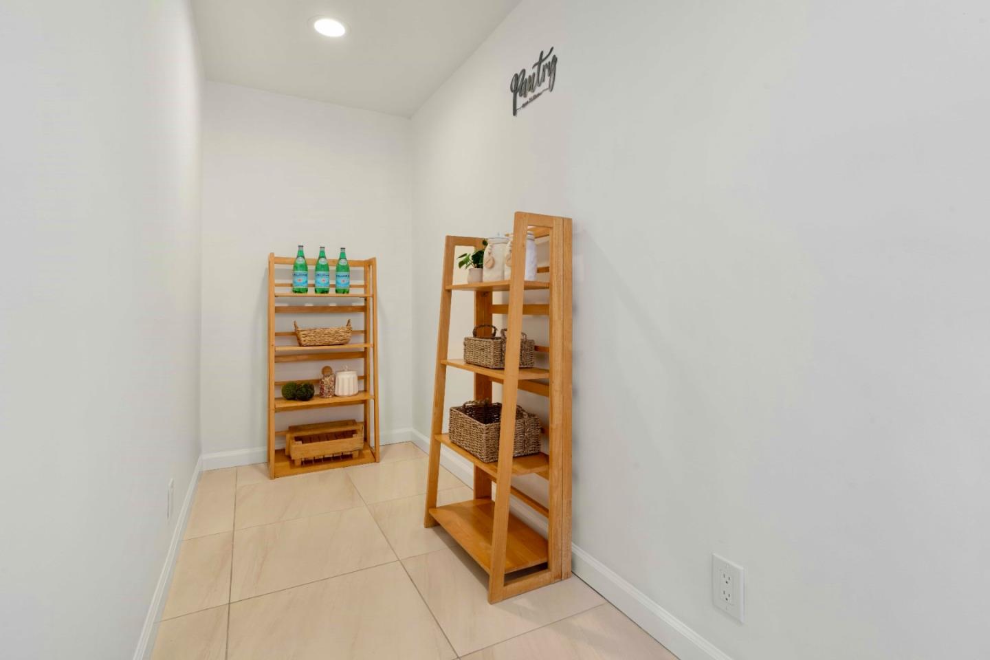 Detail Gallery Image 39 of 72 For 32490 Lake Temescal Ln, Fremont,  CA 94555 - 3 Beds | 2 Baths