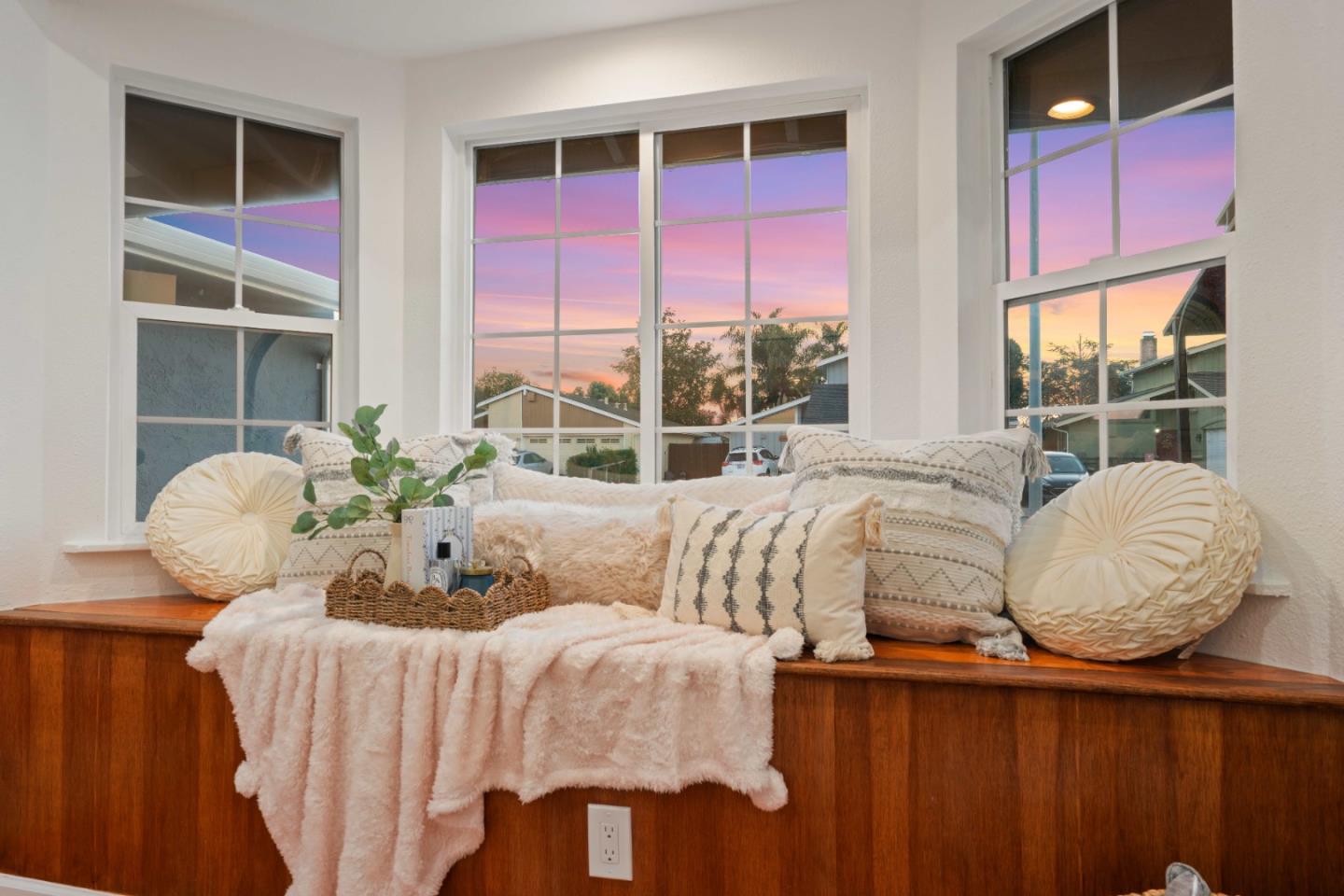 Detail Gallery Image 5 of 72 For 32490 Lake Temescal Ln, Fremont,  CA 94555 - 3 Beds | 2 Baths