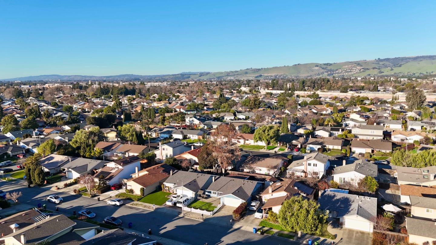 Detail Gallery Image 52 of 72 For 32490 Lake Temescal Ln, Fremont,  CA 94555 - 3 Beds | 2 Baths