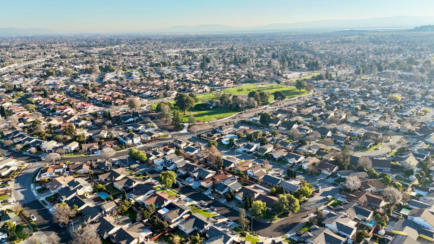 Detail Gallery Image 53 of 72 For 32490 Lake Temescal Ln, Fremont,  CA 94555 - 3 Beds | 2 Baths