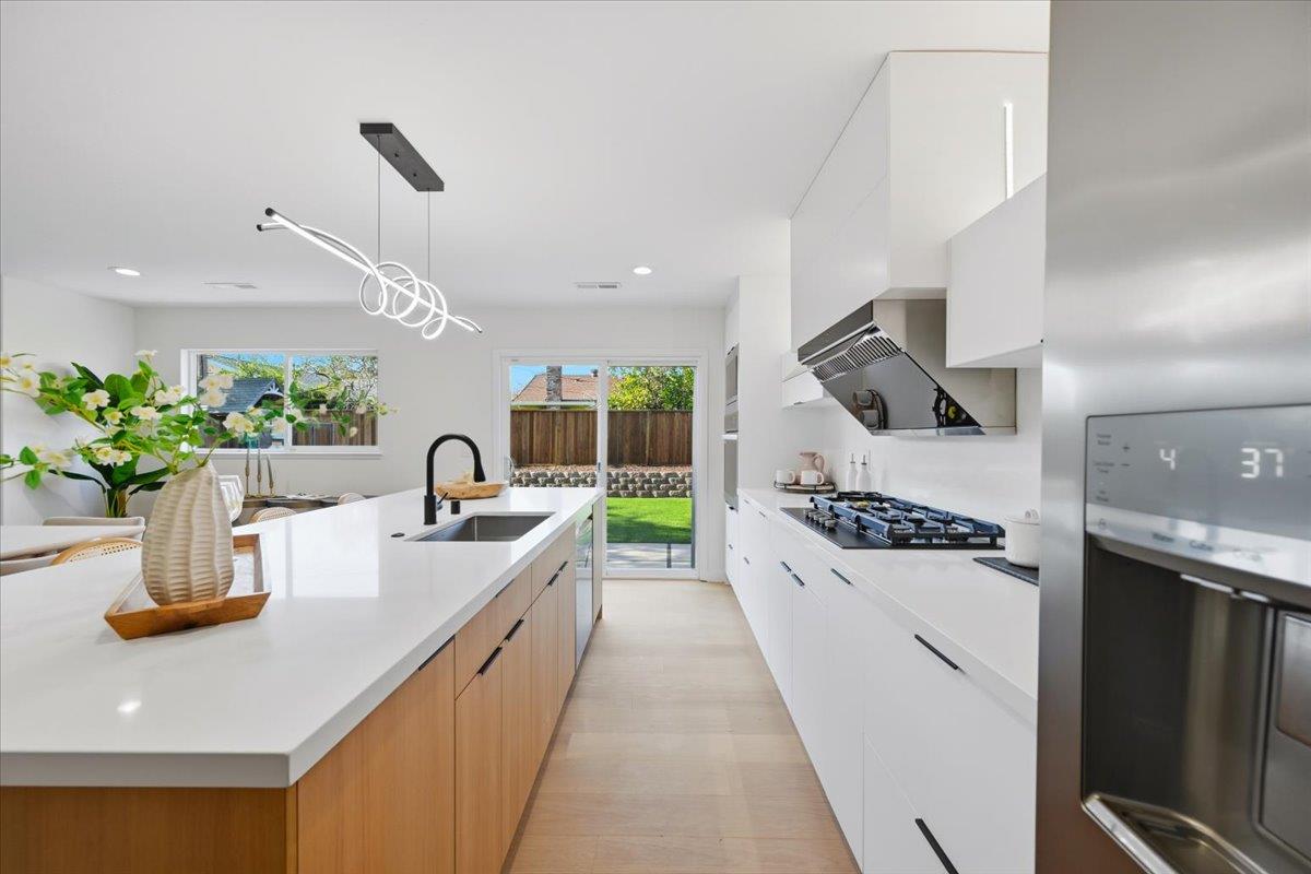 Detail Gallery Image 10 of 130 For 10305 Norwich Ave, Cupertino,  CA 95014 - 4 Beds | 2 Baths