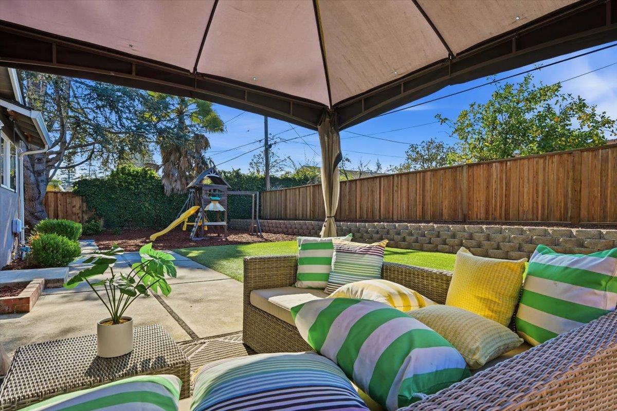 Detail Gallery Image 104 of 130 For 10305 Norwich Ave, Cupertino,  CA 95014 - 4 Beds | 2 Baths