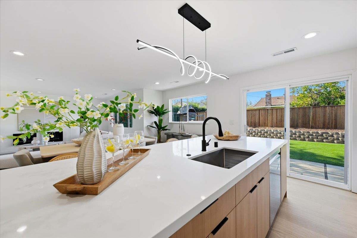 Detail Gallery Image 11 of 130 For 10305 Norwich Ave, Cupertino,  CA 95014 - 4 Beds | 2 Baths